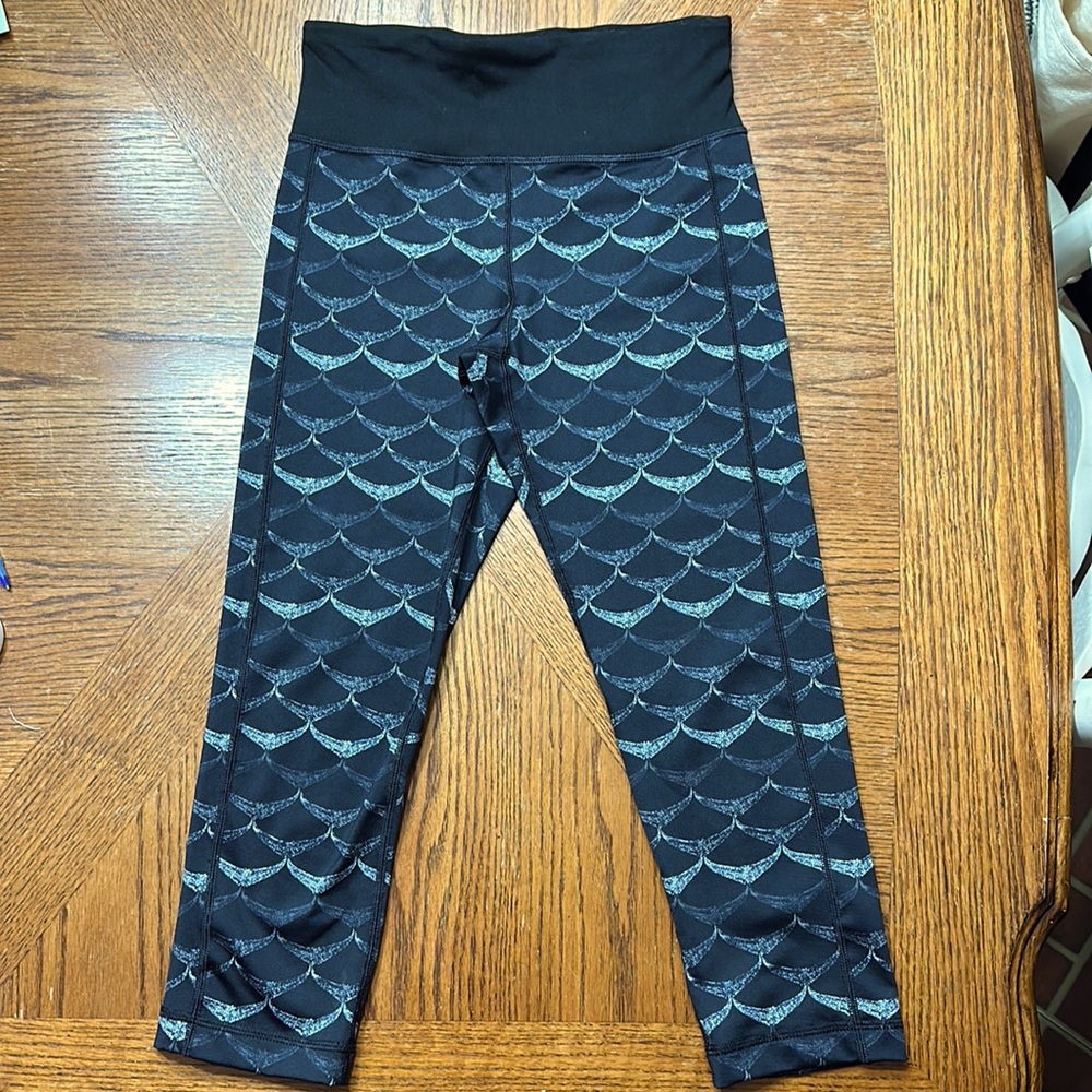 Vineyard Vines Euc Performance Crop Leggings In W… - image 1